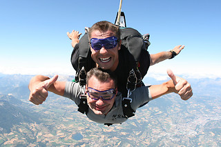 Saut en parachute en tandem - 109 parachutisme - Tallard (05)
