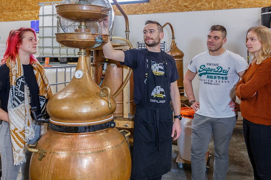 Visite d'une distillerie et dégustation de spiritueux à Acigné