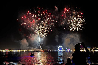 Soirée en catamaran dîner et feu d'artifice depuis Hyères (83)