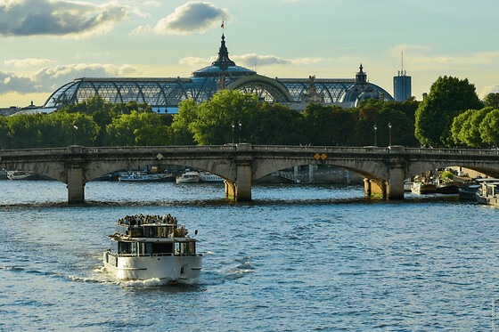 Croisière Avec Champagne Sur La Seine Par Les Vedettes De Paris
