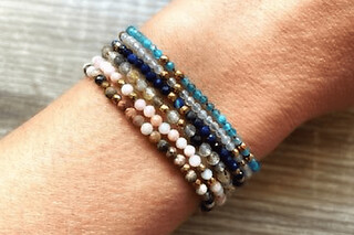 Atelier création de bijoux en pierres naturelles à Paris 15ème - Atelier bracelet - 1h30