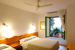 HOTEL CARMEN/ HOSTAL ROM